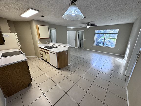 3rd image of 629 Dory Ln Unit 202