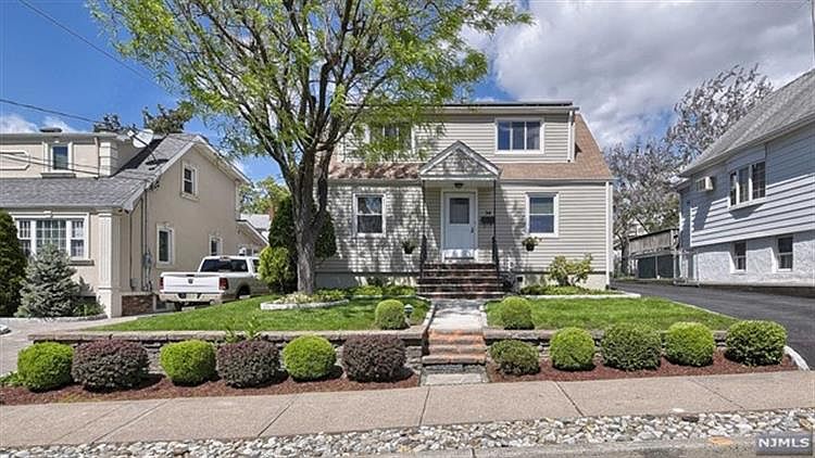 2nd image of 34 Emma Pl
