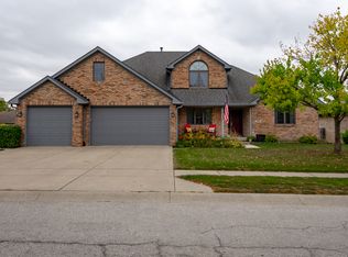 1323 Park Meadow Dr, Beech Grove, IN 46107