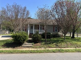 300 W 6th Ave, Lexington, NC 27292