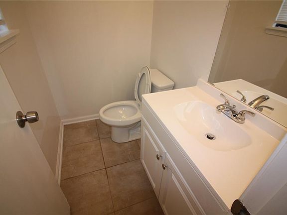 5th image of 3629 Burlingham Dr