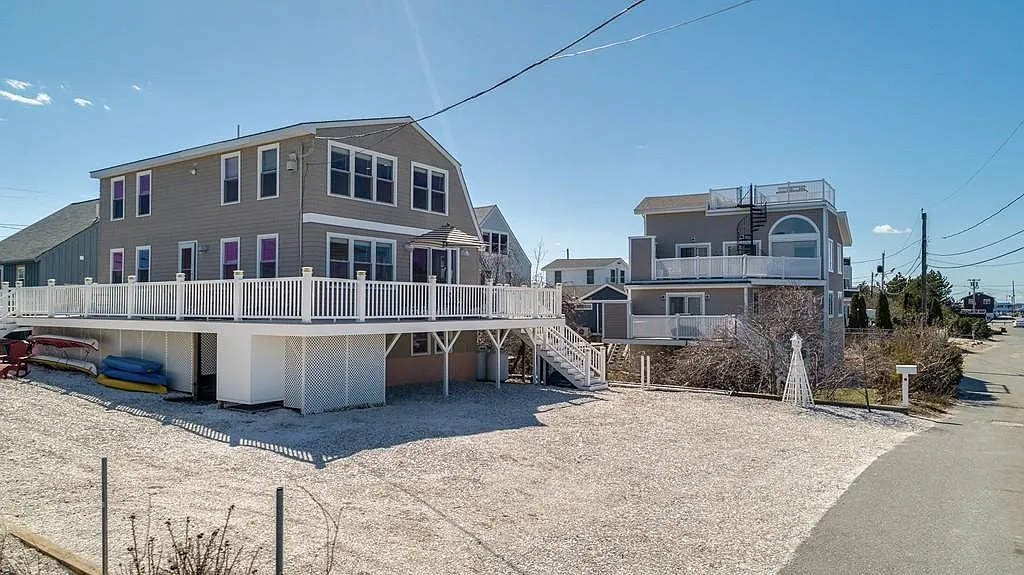 4 bed, 1800 sqft, $3,500 — Photo 1