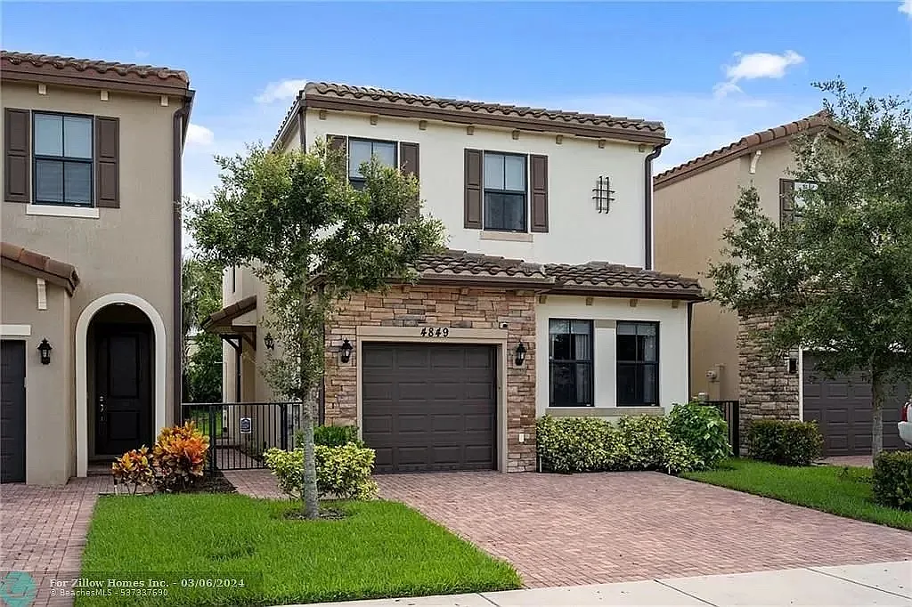 4849 NW 55th Pl — Photo 4