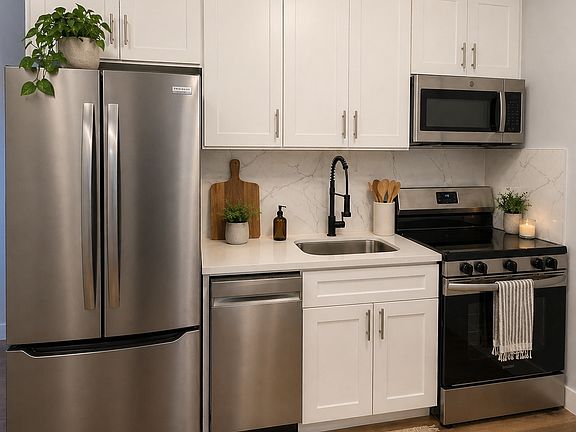 4th image of 161 W 54th St #401B