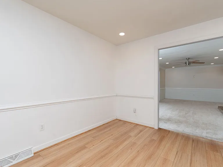 4329 Deertrail Dr N — Photo 14