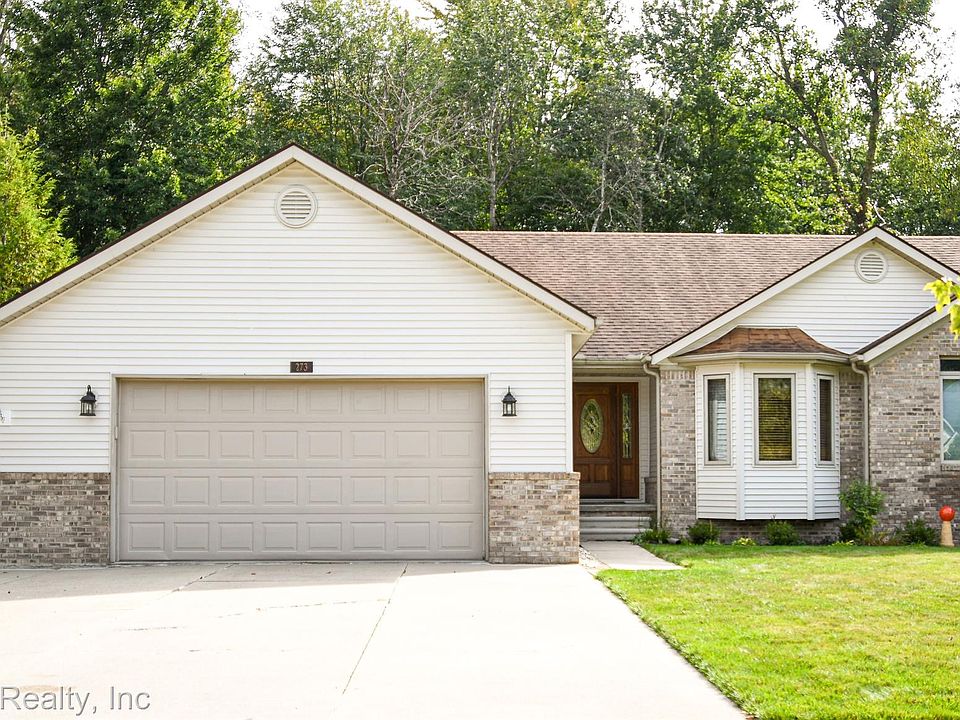 1st image of 273 Rosewood Dr