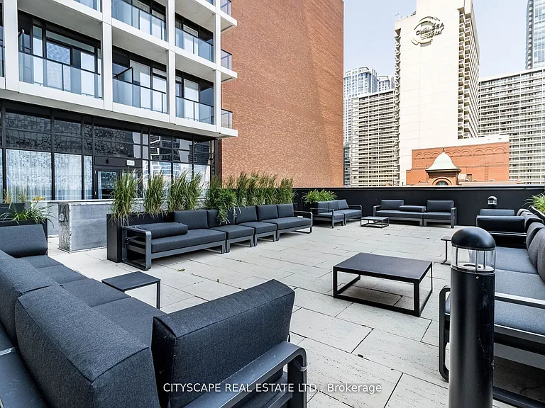 20 Edward St N #1302 — Photo 23