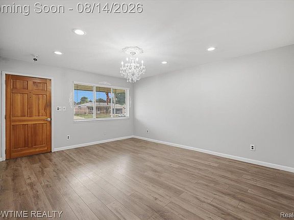 4th image of 4922 Sanford Dr