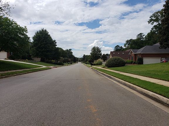 4th image of 119 Holbrook Dr