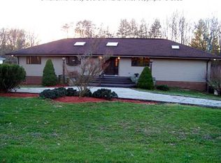 236 Forrest Rd, Hurricane, WV 25526