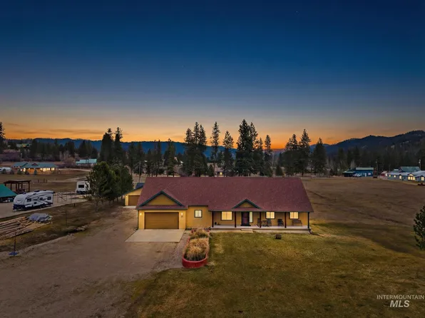 23 Veterinary Way, Garden Valley, ID 83622