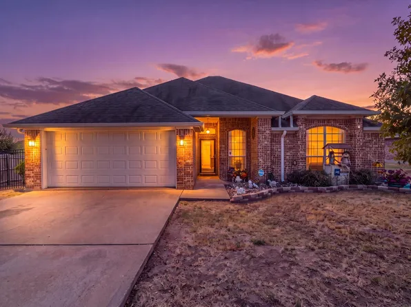 104 Topaz Cir, Hewitt, TX 76643