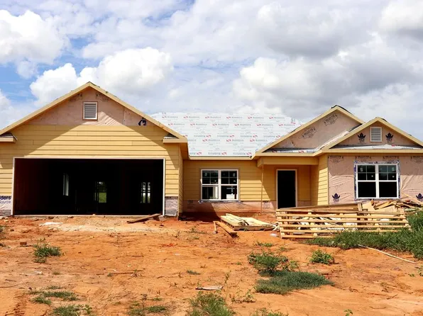 37 Justice Dr, Fort Mitchell, AL 36856