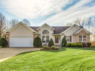2884 Kensington Dr, Barberton, OH 44203