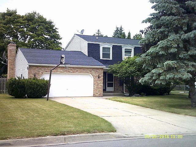 1st image of 3183 Arbutus Dr