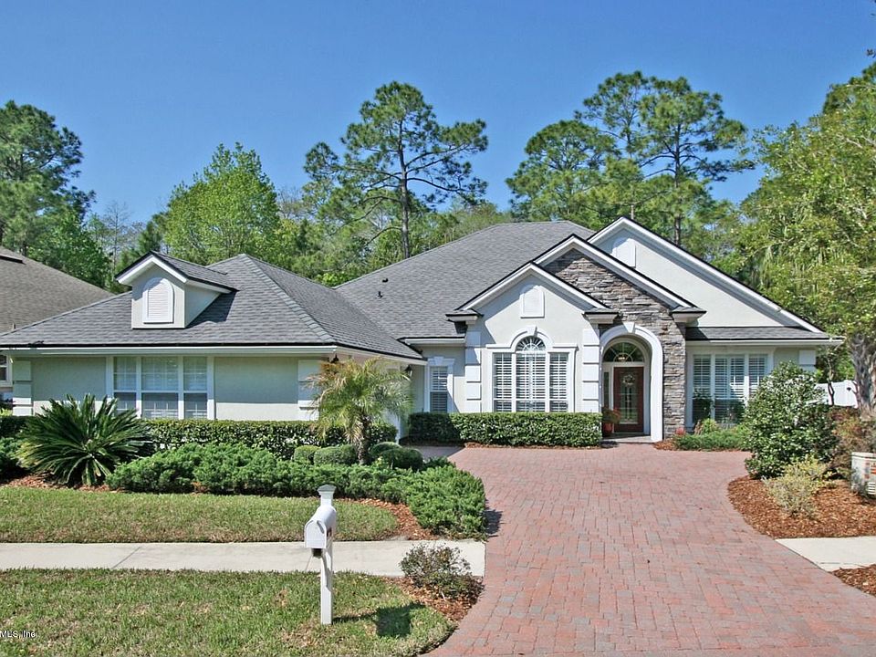 1st image of 820 Cypress Crossing Trl