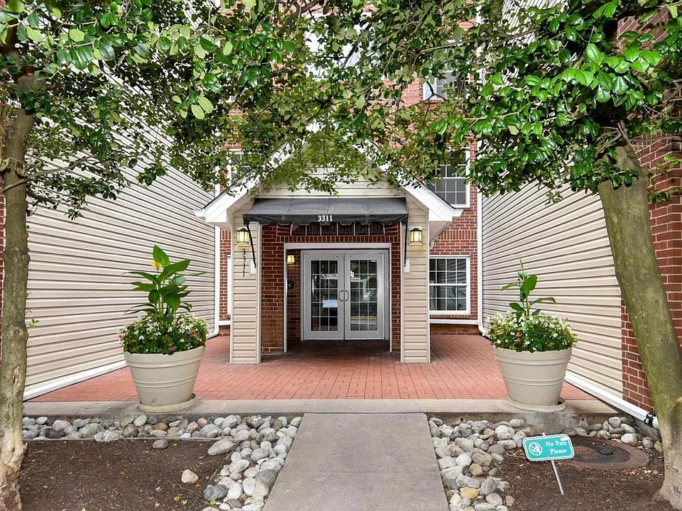 3311 Wyndham Cir #1188