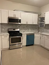 Rented by R New York