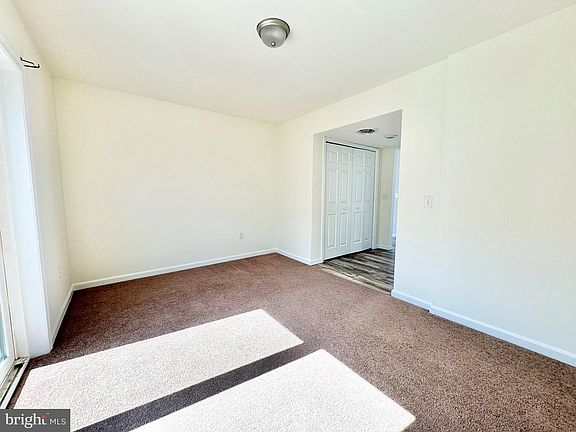 5th image of 76 Filbert Dr