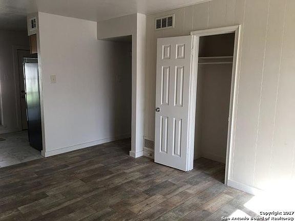 3rd image of 4535 Waikiki Dr