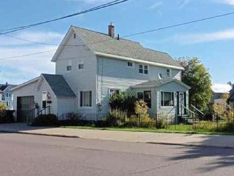 2nd image of 114 Hecla St
