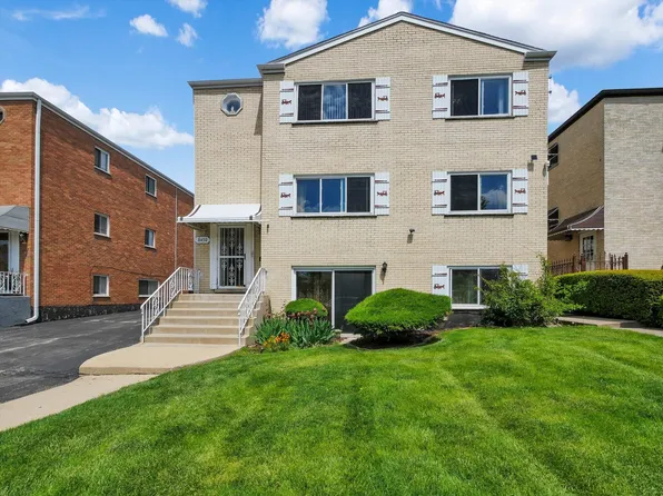 8430 W Oak Ave, Niles, IL 60714