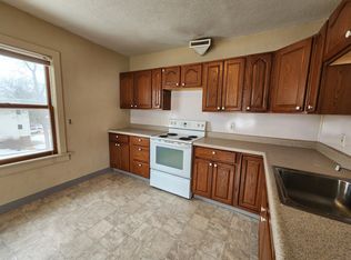 604 1/2 W Seerley Blvd, Cedar Falls, IA 50613