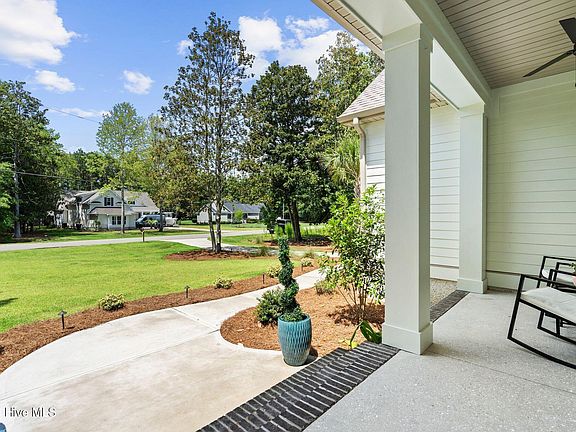 5th image of 204 Gull Road