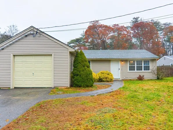 14 Pine Tree Dr, Middleboro, MA 02346