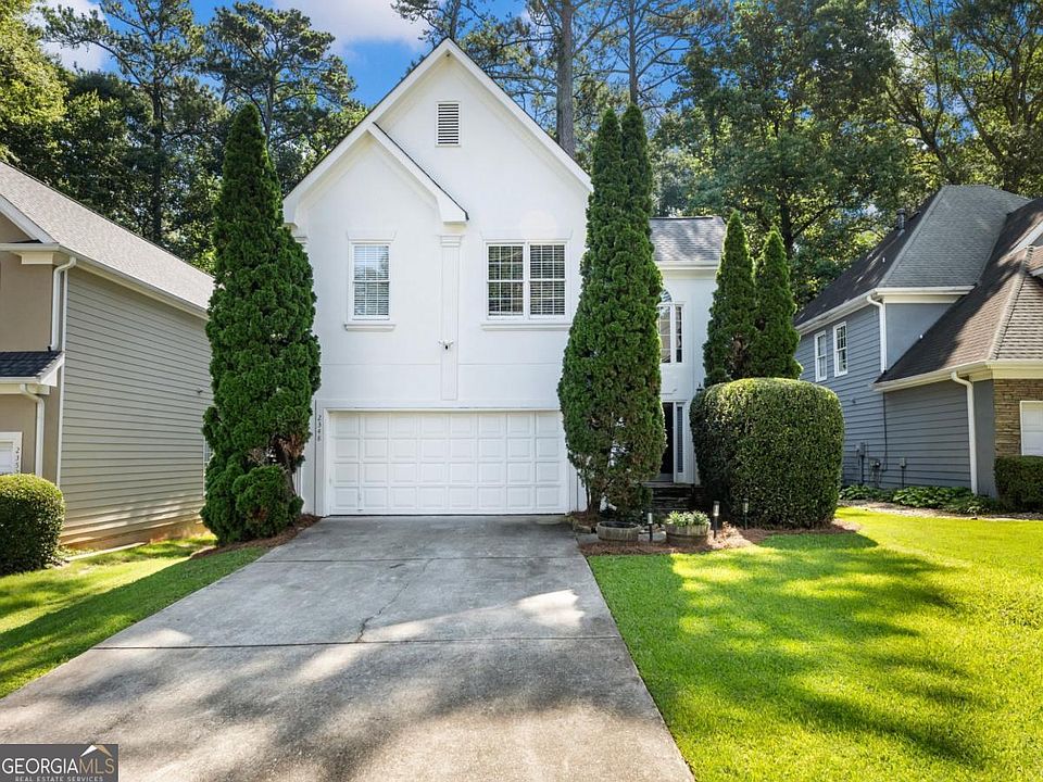 1st image of 2348 Logan Cir NE