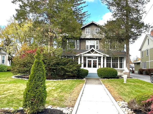 6 Manning Boulevard, Albany, NY 12203