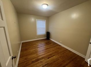 655 E 82nd St #3, Chicago, IL 60619