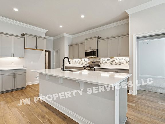 3rd image of 44208 Huntley Rd