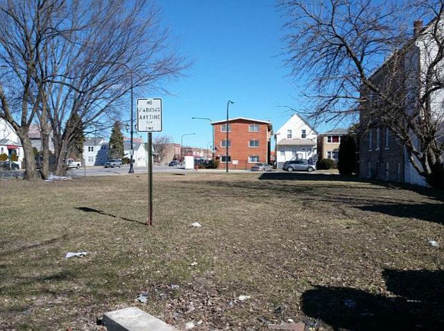 2nd image of 5129 W 31st Pl