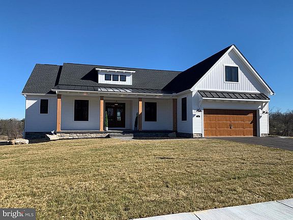 2nd image of 111 Onyx Dr #55