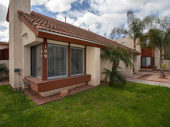 2nd image of 109 Avenida Las Brisas APT A