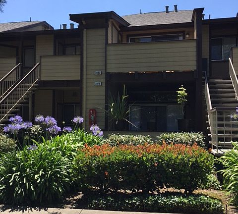 5th image of 3882 Yorkshire St