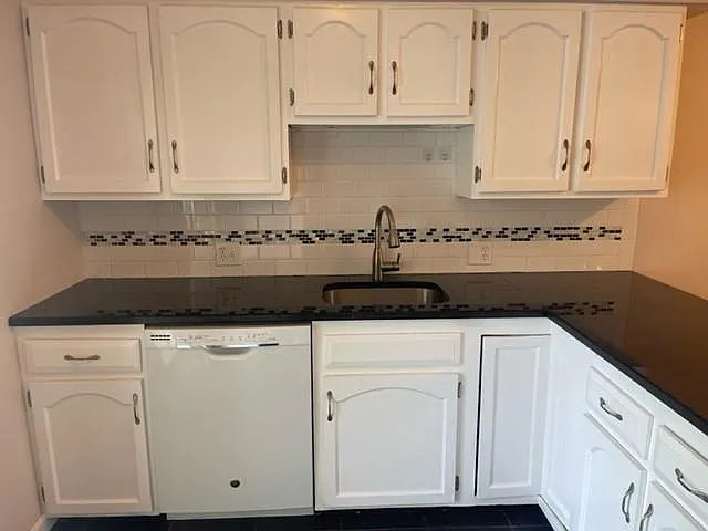 9 Shoreham Ct #4 — Photo 6