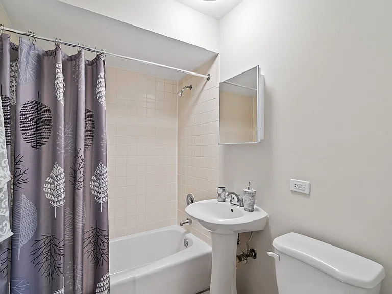 Hanover Park Blu Apartments — Photo 8
