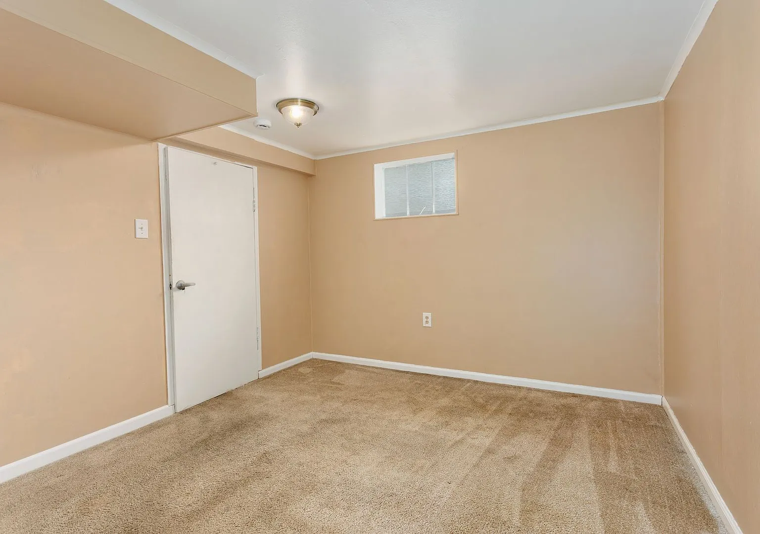 3 Bed 2 Bathroom with yard in Lakewood! — Photo 4