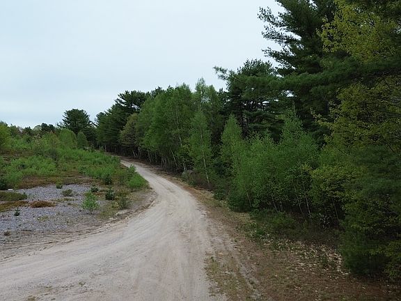 3rd image of M1l15 Eastbrook Rd