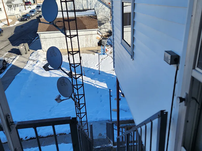 545-547 W Maple St #5 — Photo 14