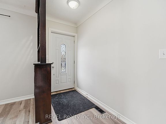 3rd image of 859 S Pelham Rd