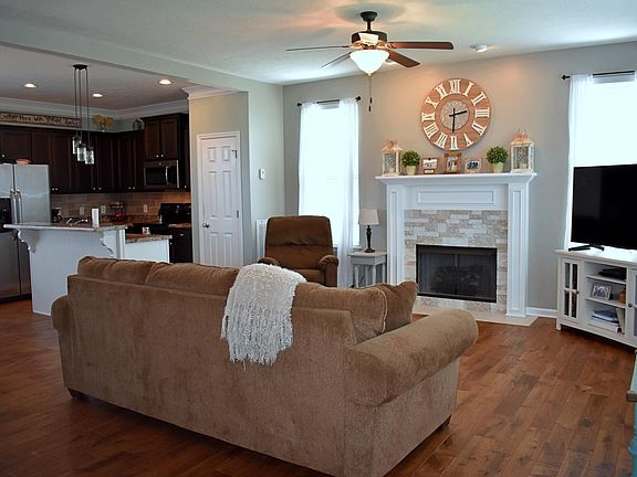 Natural gas fireplace