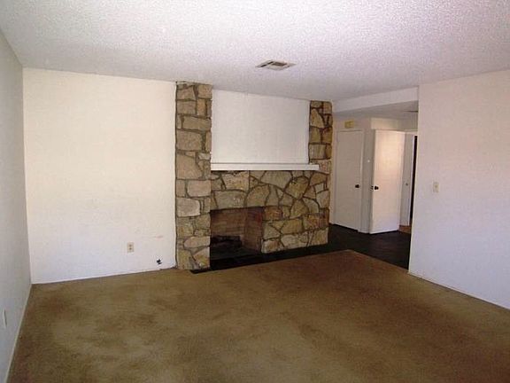 3rd image of 17072 Bernardo Oaks Dr