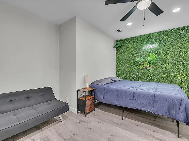 3400 Laguna Dr — Photo 15