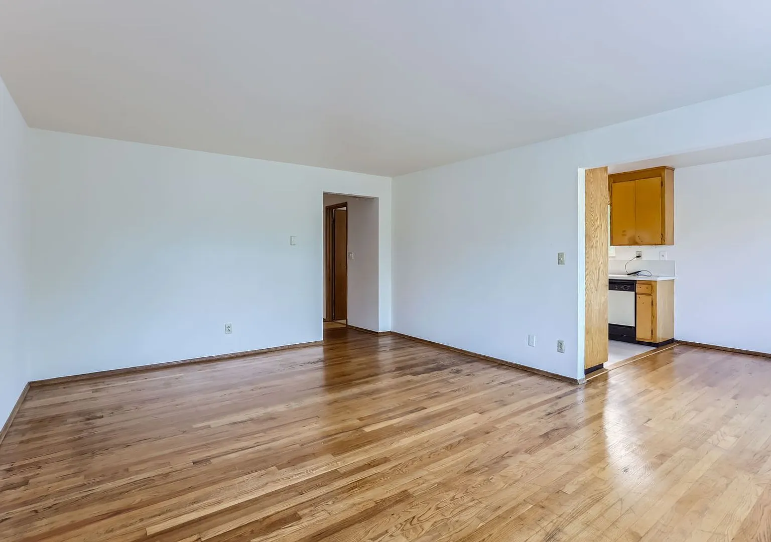 Evergreen Manor — Photo 4