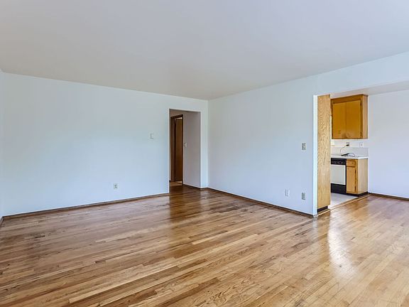 4th image of 703 N 85th St APT 5