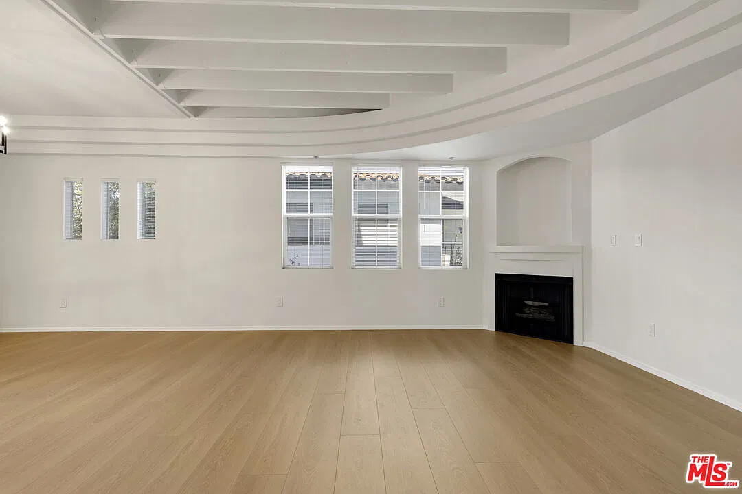 2 bed, 2.5 bath, 1170 sqft, $3,795 — Photo 4