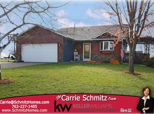 105 Meadow Dr, Loretto, MN 55357